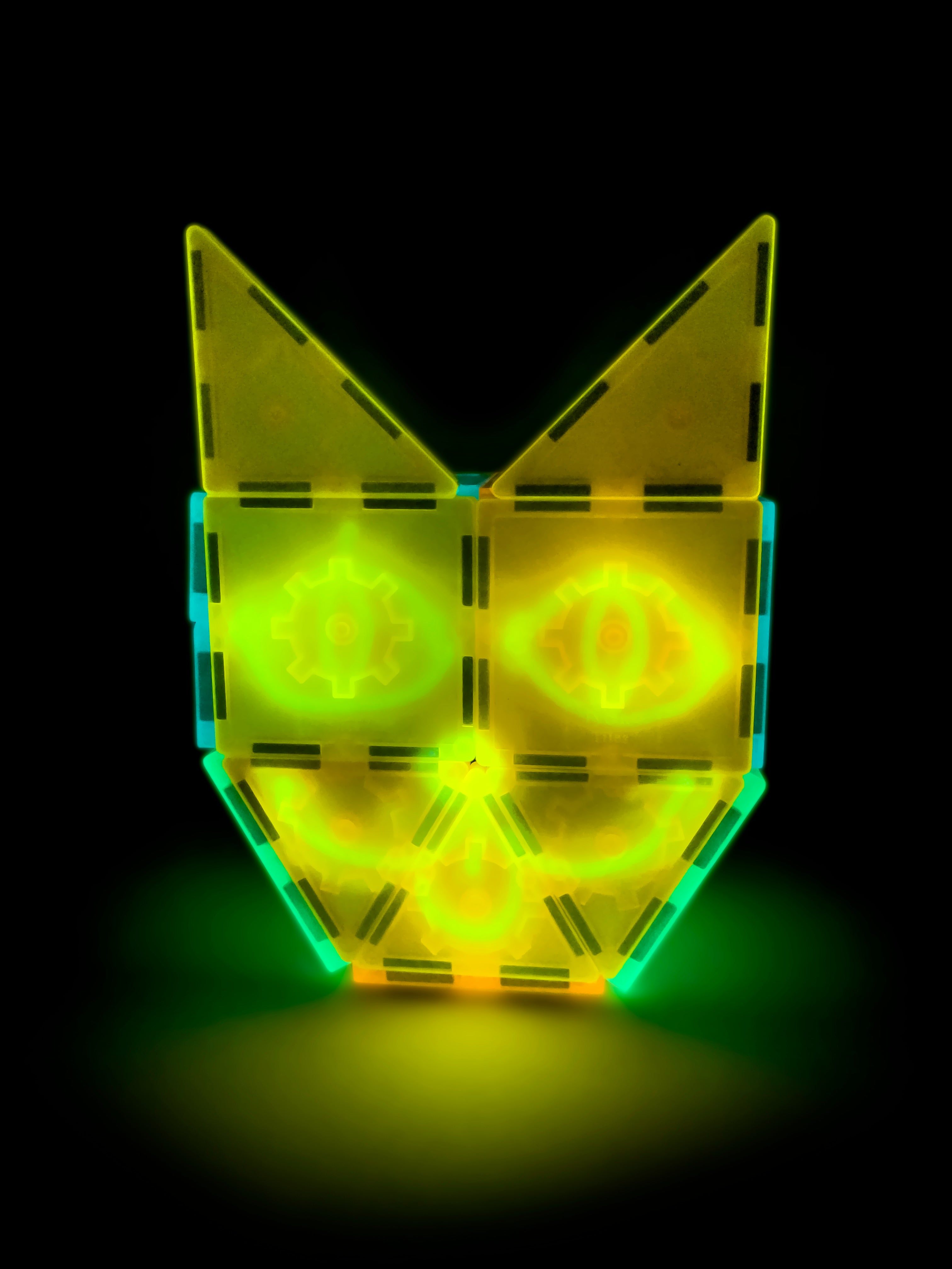 Tytan 60-Pc. Glow-in-the-Dark Magnetic Tiles Building Set